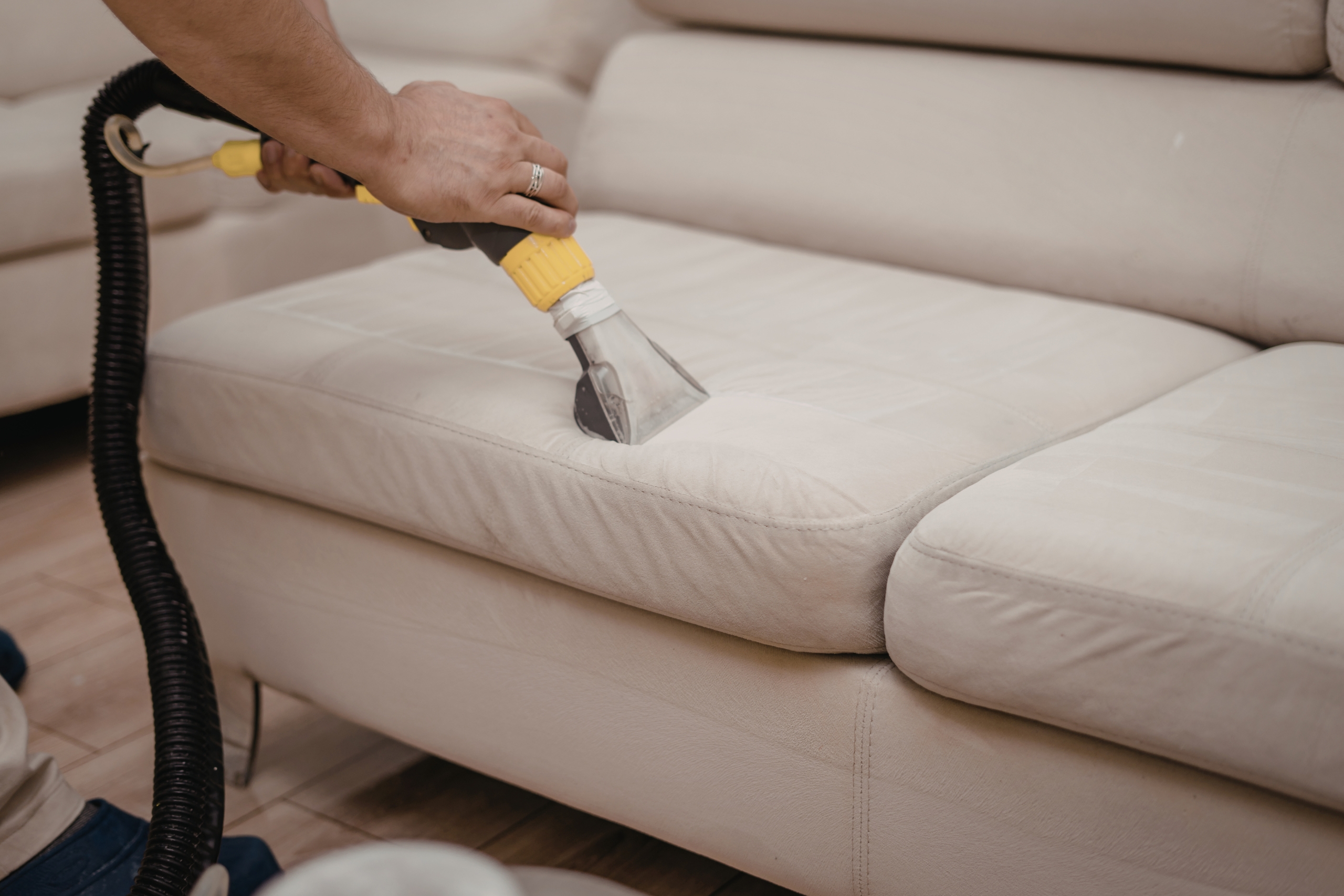 Sofa Cleaning Tips For Woking-Fine Fabrics Cleaning Service